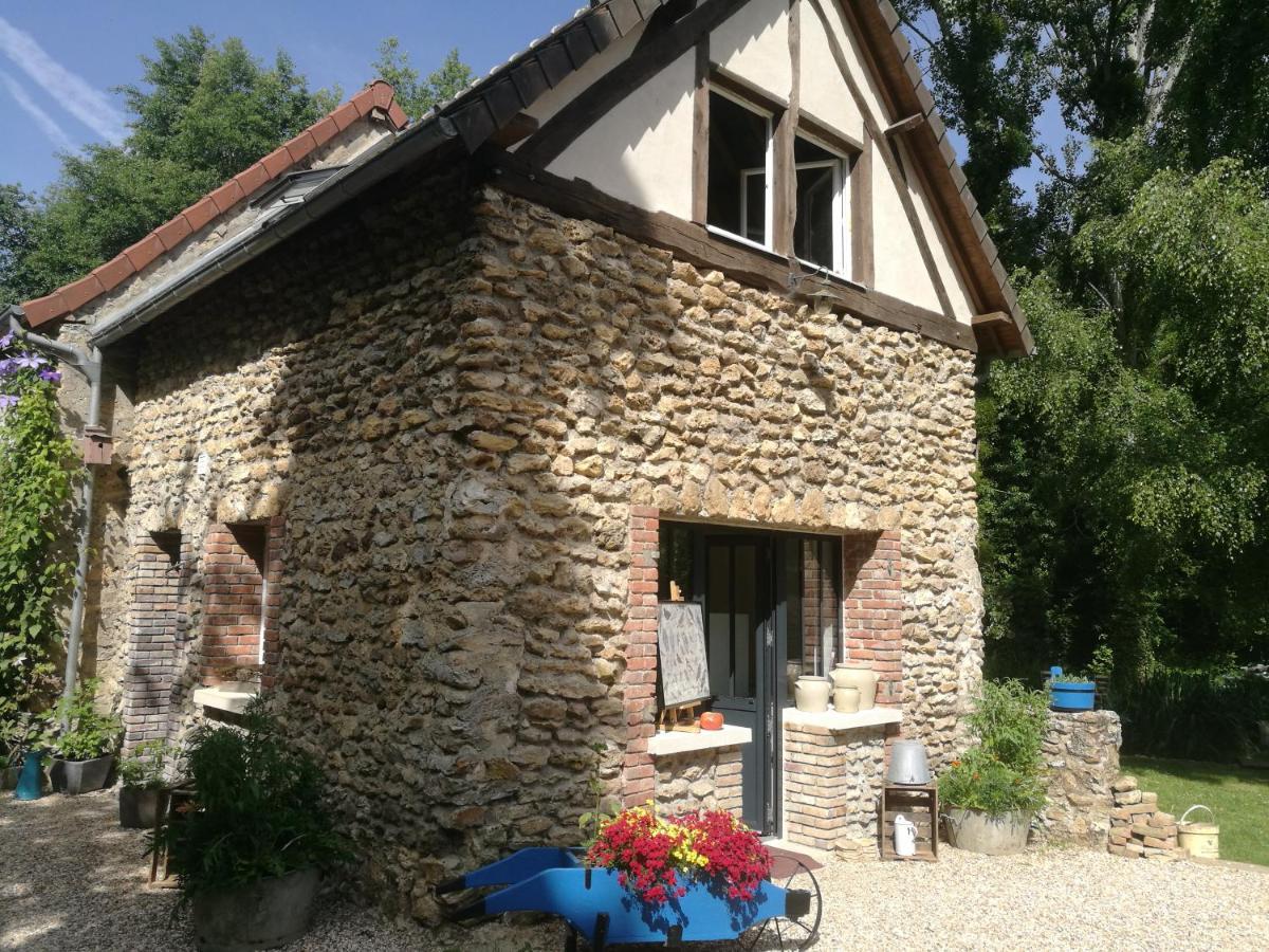 LODGE EXTERIEUR 2 PERSONNES  Saint-Aubin-sur-Gaillon Exterior foto